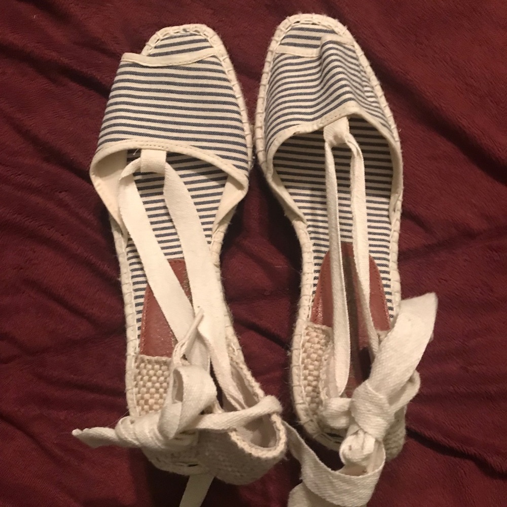 Andre Assous platform sandals